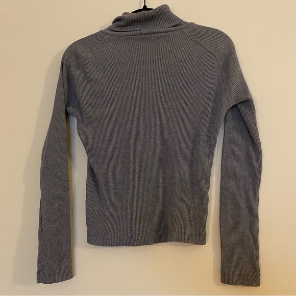 VTG Bailey’s Point Gray Ribbed Turtleneck Sweater - Picture 2 of 3